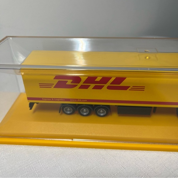 DHL Yellow Mercedes DHL Tractor Trailer Semi Shipping Truck, new in Case - Picture 2 of 8
